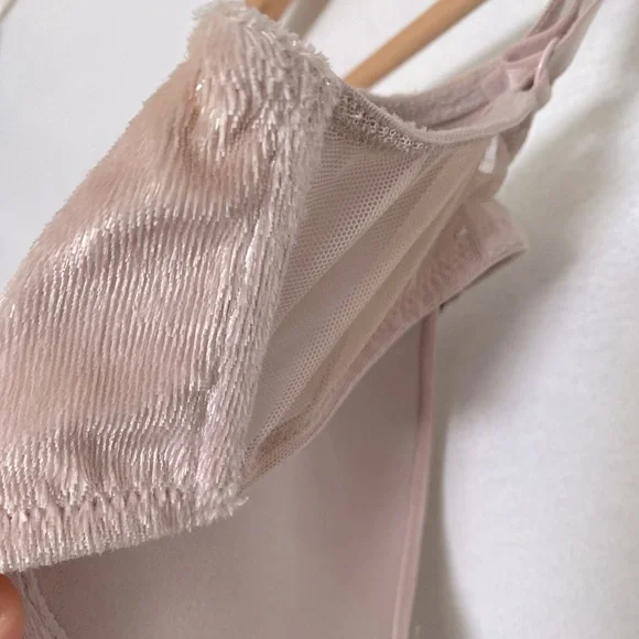 VICTORIA’S SECRET LACE PINK FUZZY PUSH UP PADDED BRA - Picture 5 of 10